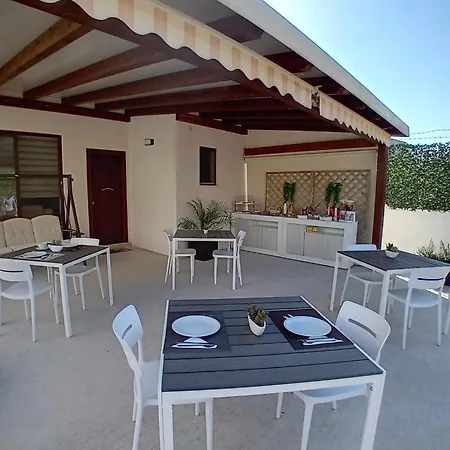 Olea Nocleg ze śniadaniem 4*